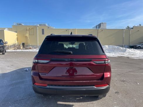 New 2026 Jeep Grand Cherokee Laredo image 6