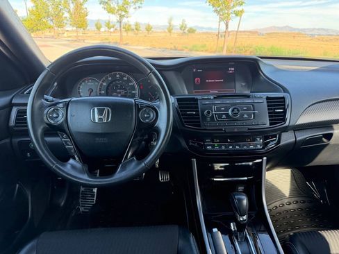 Used 2017 Honda Accord Sport image 22