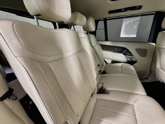 Used 2023 Land Rover Range Rover Long Wheelbase SE AWD/4WD image 29