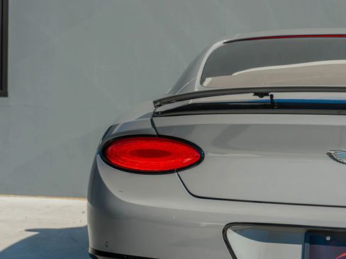 Used 2022 Bentley Continental GT image 50