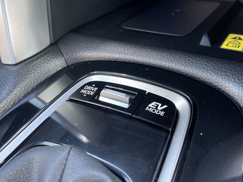 Used 2023 Toyota Corolla Cross AWD Hybrid image 29