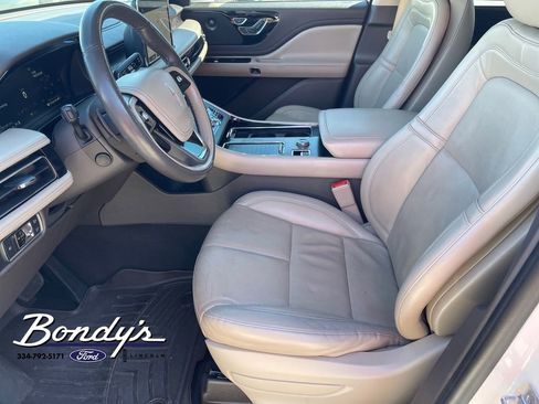 Used 2020 Lincoln Aviator Reserve w/ Elements Package Plus image 13