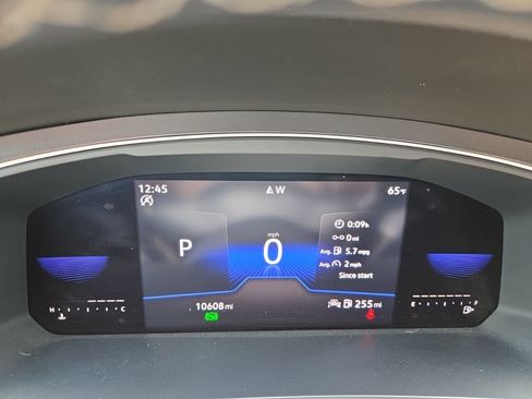 Certified 2023 Volkswagen Tiguan SE R-Line FWD image 25