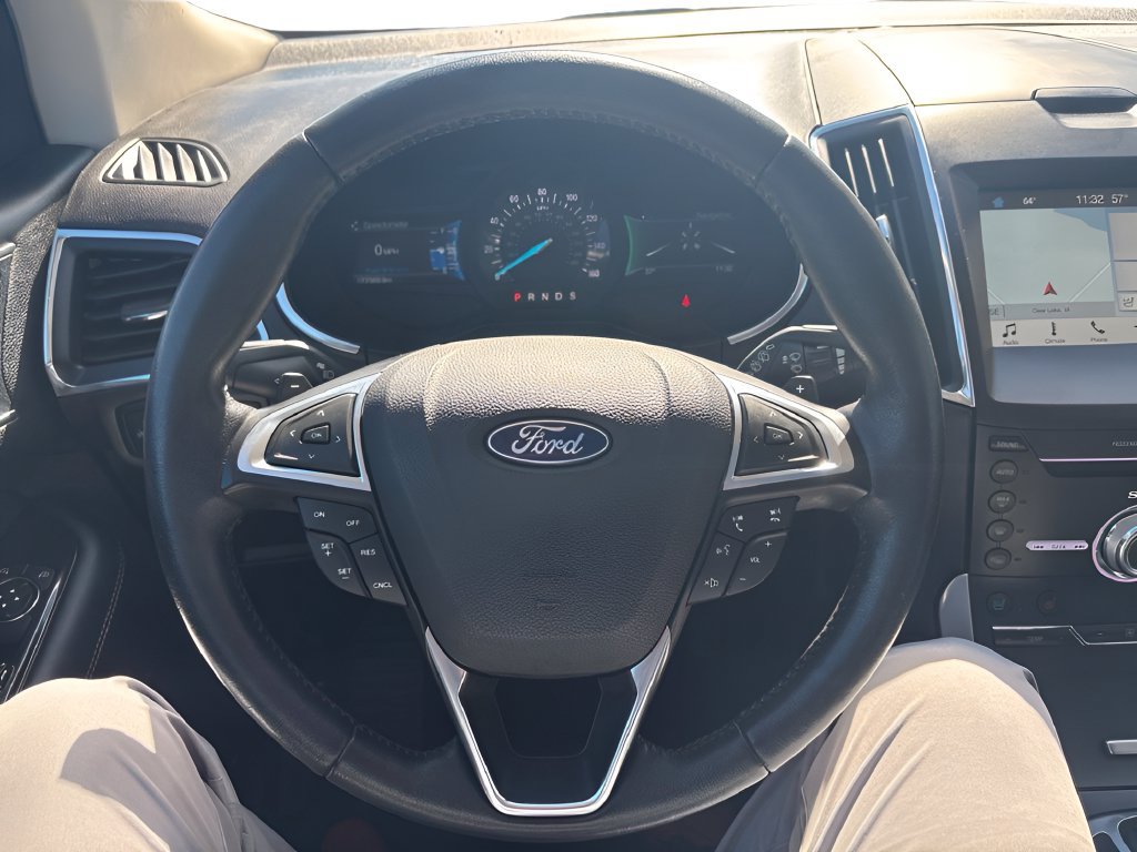 Used 2018 Ford Edge Titanium w/ Equipment Group 301A AWD/4WD image 16