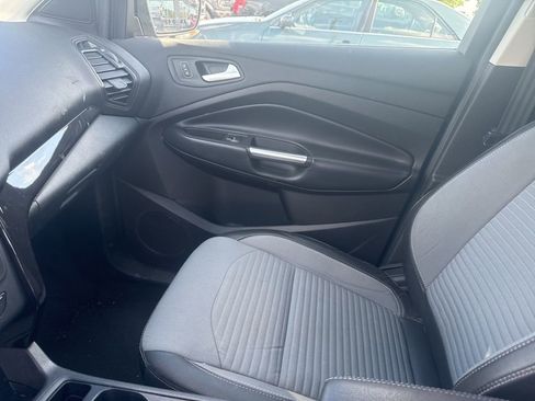Used 2018 Ford Escape SE w/ SE Sport Appearance Package AWD/4WD image 19