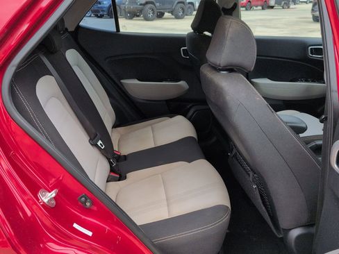 Used 2020 Hyundai Venue SEL FWD image 23