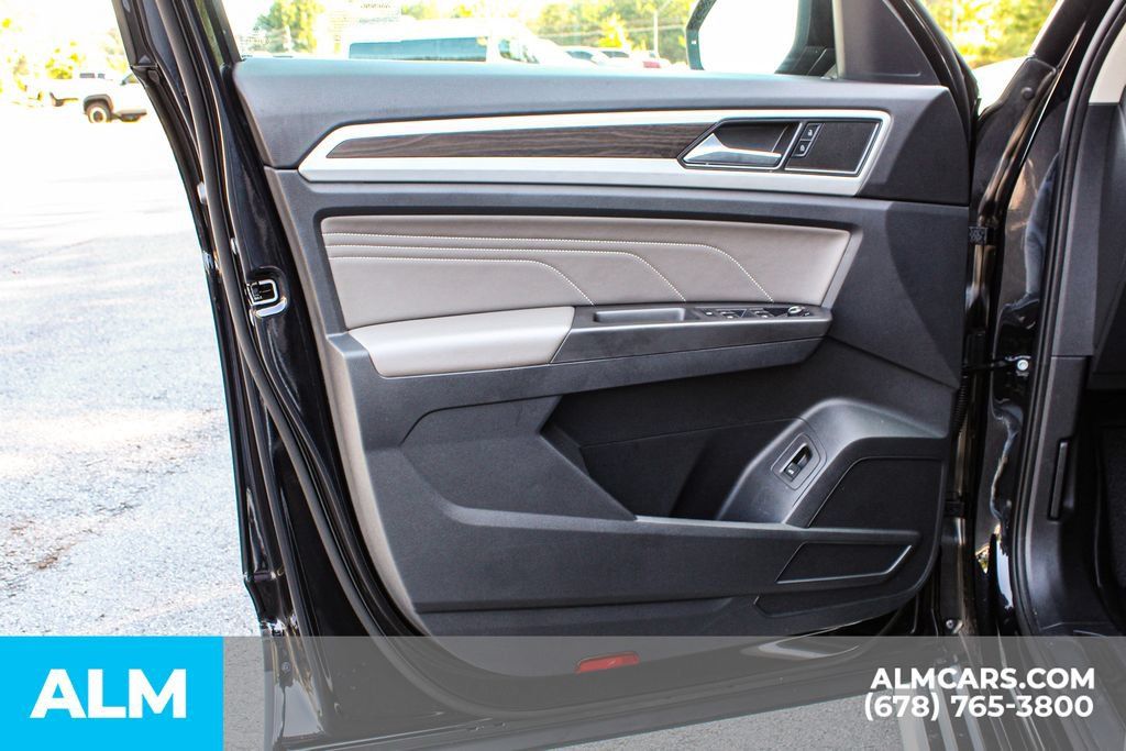 Used 2022 Volkswagen Atlas SE w/ Panoramic Sunroof Package FWD image 36