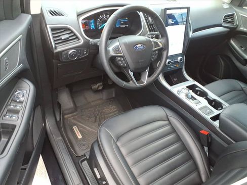 Certified 2021 Ford Edge SEL w/ Convenience Package FWD image 9