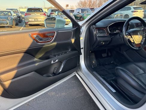 Used 2017 Lincoln Continental Reserve w/ Technology Package image 10