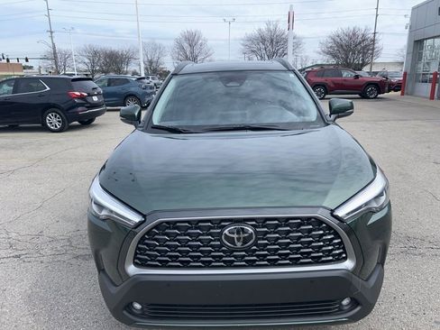 Used 2024 Toyota Corolla Cross XLE w/ Convenience Package image 5