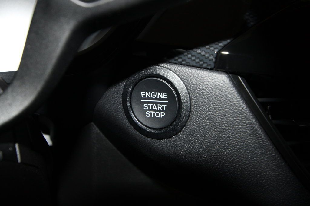 Used 2025 Ford Escape ST-Line Select AWD/4WD image 12