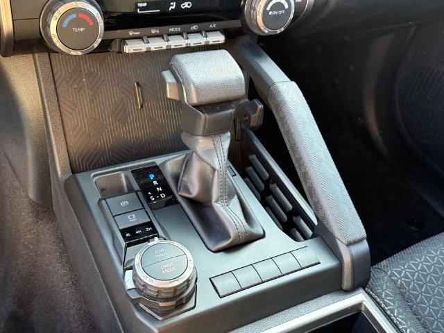 Used 2025 Toyota 4Runner SR5 AWD/4WD image 19