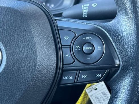Used 2023 Toyota Corolla LE image 29