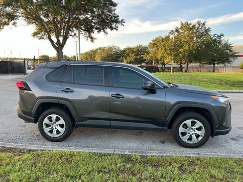 Used 2022 Toyota RAV4 LE FWD image 7