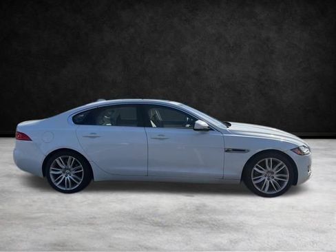 Used 2016 Jaguar XF Prestige image 6