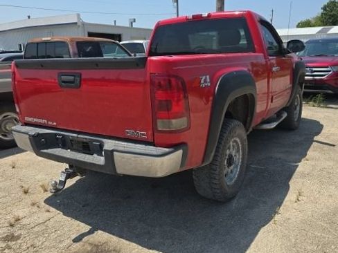 Used 2008 GMC Sierra 1500 SLE w/ Z71 Off-Road Package AWD/4WD image 2