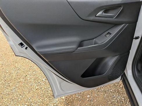 New 2026 Chevrolet Equinox LT w/ Safety and Technology Package FWD image 25
