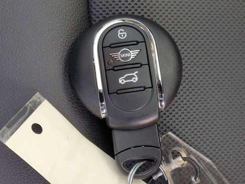 Certified 2023 MINI Cooper 4-Door Hardtop w/ Multitone Edition image 37