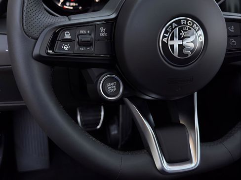 New 2025 Alfa Romeo Giulia w/ Driving Assist Package image 25