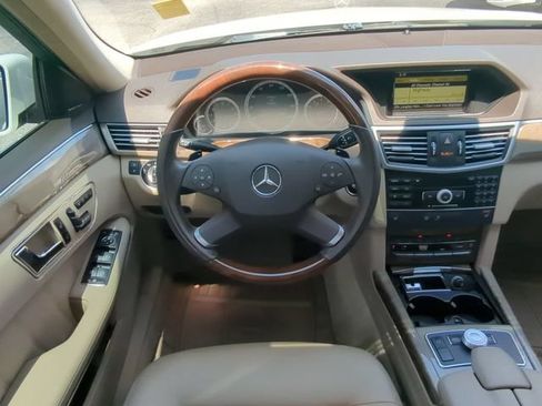 Used 2011 Mercedes-Benz E 350 4MATIC Sedan image 17