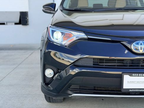 Used 2017 Toyota RAV4 XLE w/ Carpet Mat Package AWD/4WD image 9