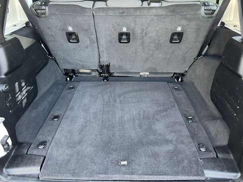 Used 2025 Jeep Wrangler Unlimited Rubicon AWD/4WD image 17