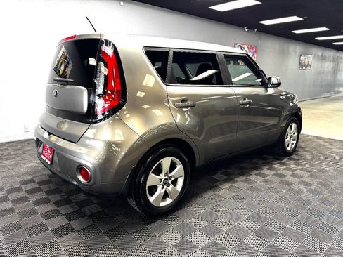 Used 2018 Kia Soul Base image 15