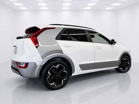 Used 2023 Kia Niro Wave w/ Wave Preserve Package FWD image 7