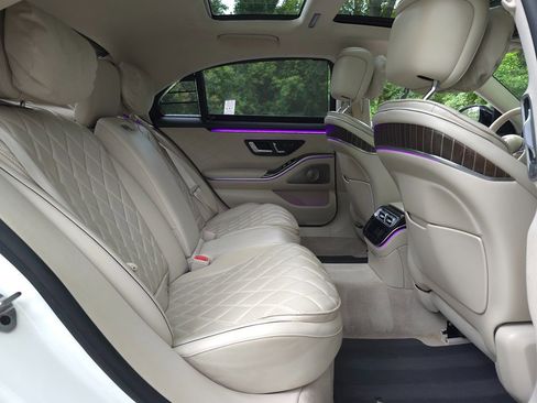 Used 2021 Mercedes-Benz S 580 4MATIC Sedan w/ AMG Line image 18