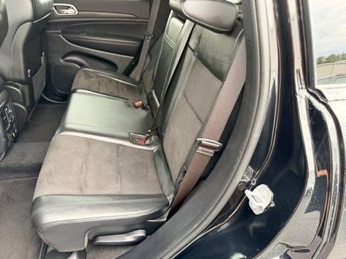 Certified 2022 Jeep Grand Cherokee Laredo X image 18