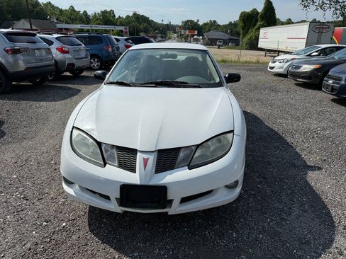 Used 2004 Pontiac Sunfire Coupe w/ 1SB Preferred Equipment Group FWD image 4
