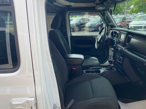 Used 2018 Jeep Wrangler Unlimited Sport S AWD/4WD image 23