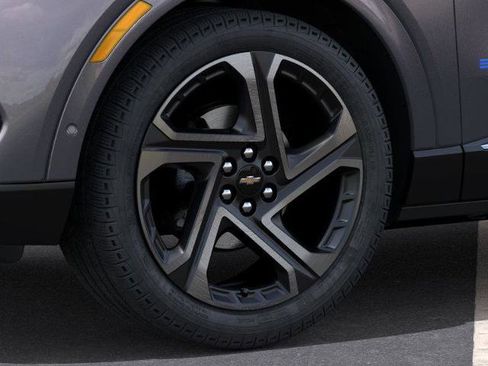 New 2025 Chevrolet Equinox EV LT w/ Convenience Package II image 9