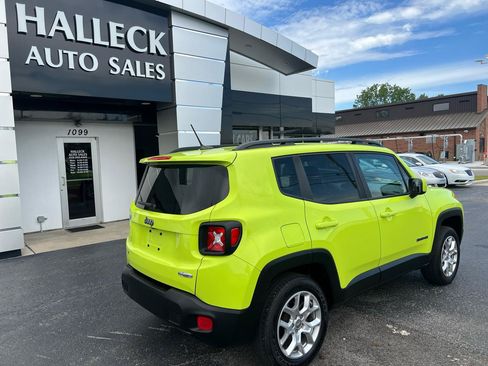 Used 2017 Jeep Renegade Latitude w/ Cold Weather Group AWD/4WD image 8