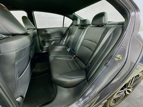 Used 2016 Honda Accord Sport image 27