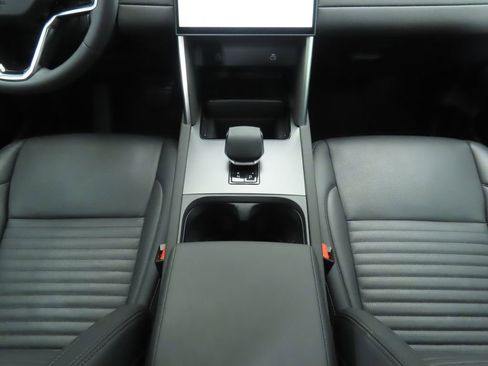 Used 2025 Land Rover Discovery Sport S image 16