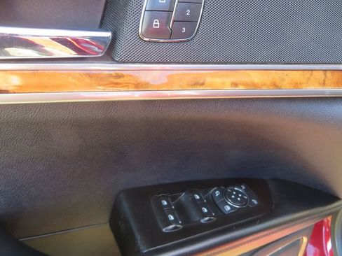 Used 2016 Lincoln MKX Select image 11