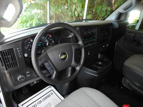 Used 2016 Chevrolet Express 3500 LT w/ LT Preferred Equipment Group image 14