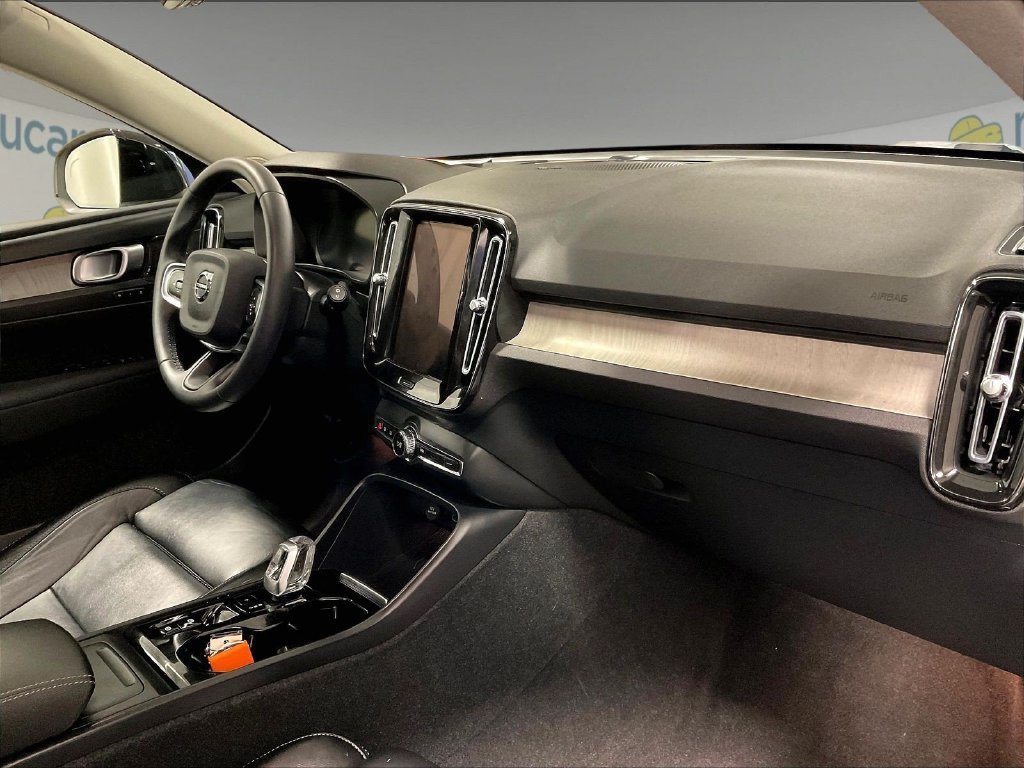 Used 2024 Volvo XC40 B5 Plus w/ Protection Package Premier AWD/4WD image 14