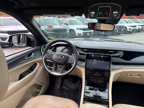 Used 2022 Jeep Grand Cherokee Limited 4xe image 35