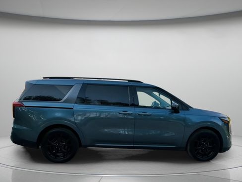 Used 2025 Kia Carnival SX Prestige FWD image 32