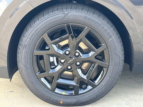 New 2026 Kia Carnival SX FWD image 4