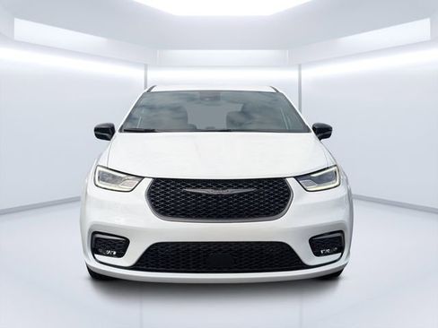 New 2026 Chrysler Pacifica Select image 8