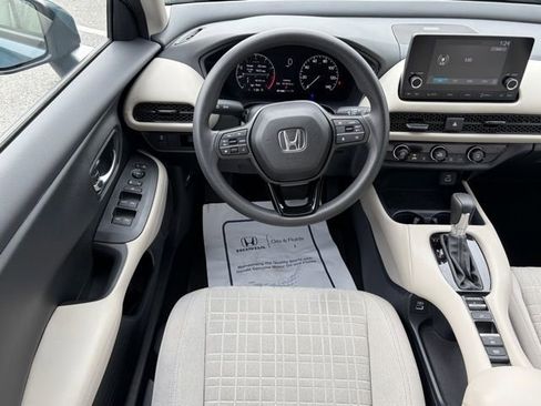 Certified 2023 Honda HR-V LX image 34