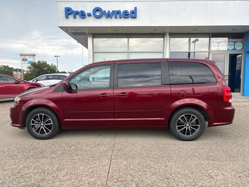 Used 2017 Dodge Grand Caravan SE FWD image 8