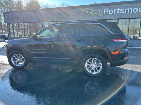 Used 2023 Jeep Grand Cherokee Laredo w/ Luxury Tech Group I image 12