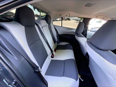 Used 2025 Toyota Corolla LE w/ LE Premium Package FWD image 28