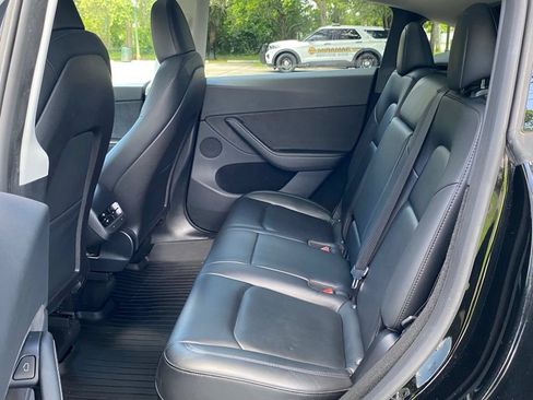 Used 2023 Tesla Model Y Long Range AWD/4WD image 21