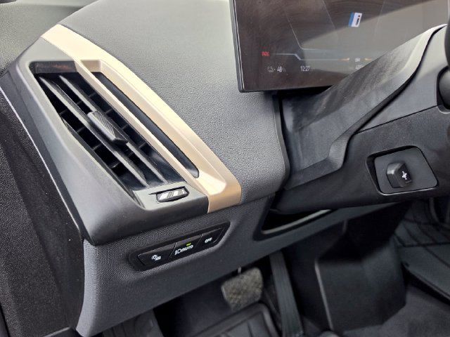 Used 2024 BMW iX xDrive50 w/ Premium Package AWD/4WD image 21