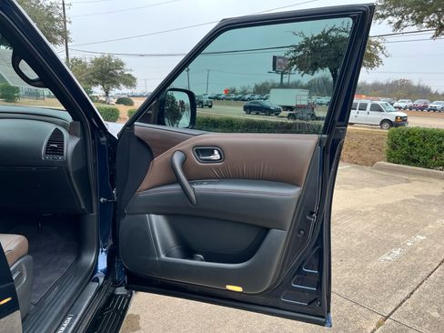 Used 2018 Nissan Armada Platinum w/ Interior Lighting Package image 17